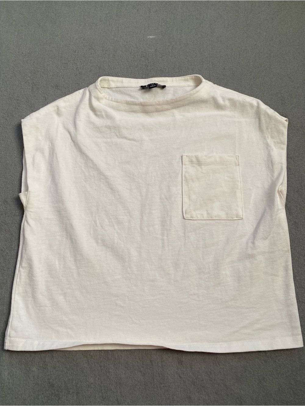 J Crew Mock Neck Sleeveless Womens Medium White Cropped ***FLAW